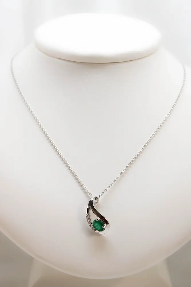 Pendentif d'occasion émeraude